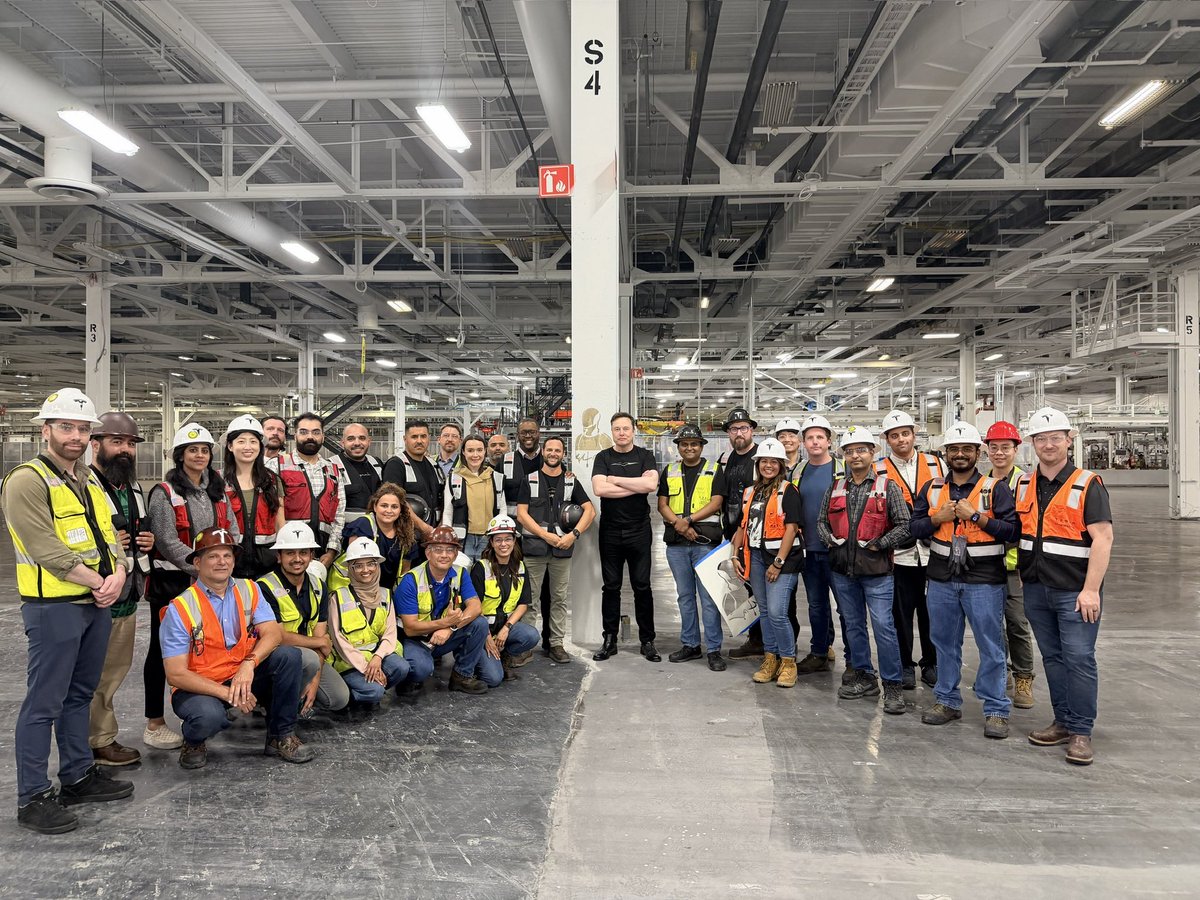 Elon Musk mostra linha de produção do Optimus